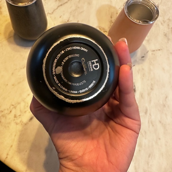 Set of three HD wine tumbler with lids - Picture 4 of 7